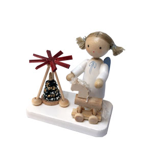 Engel-mit-Pyramide-Neu-2016 3